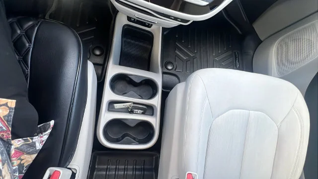 Used 2017 Silver Chrysler Touring image 20