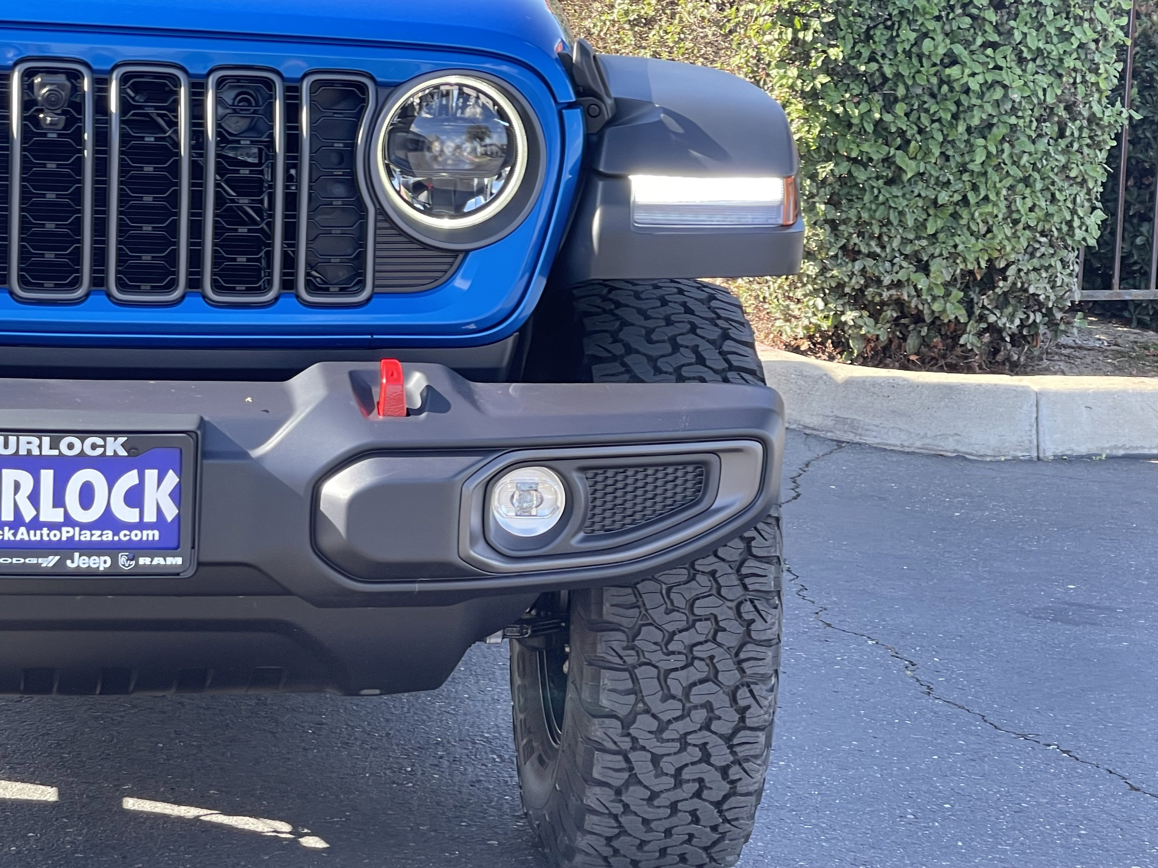 View vehicle photo 6