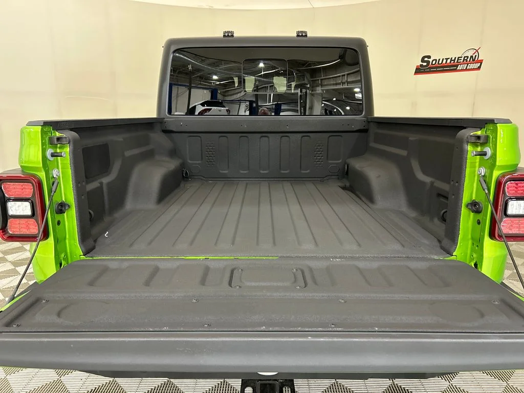 Certified Used 2025 Green Jeep Mojave image 5