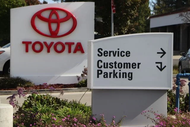 Certified Used 2021 Red Toyota XLE image 37