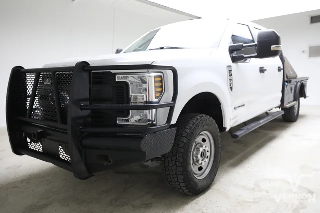 Pre-Owned 2018 Ford Super Duty F-250 XL Crew Cab 4x4 Flatbed