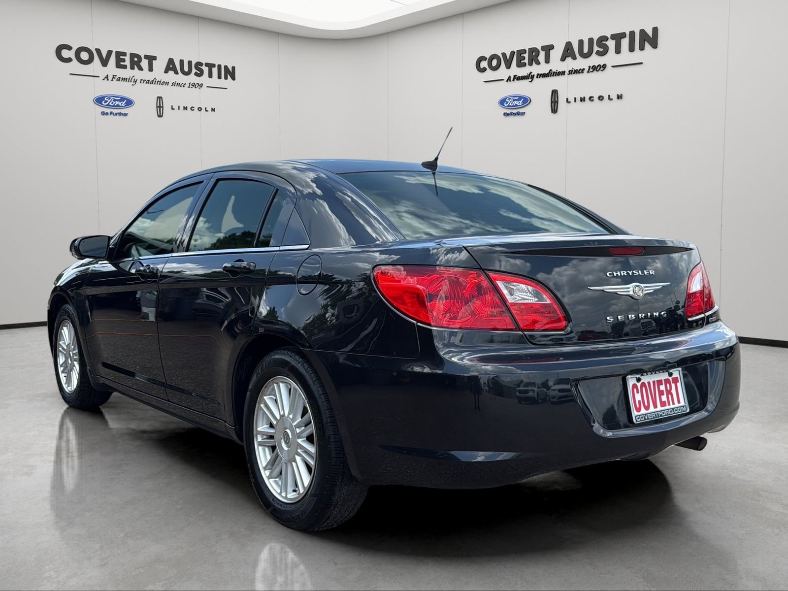 Pre-Owned 2009 Chrysler Sebring Touring 4D Sedan in Austin