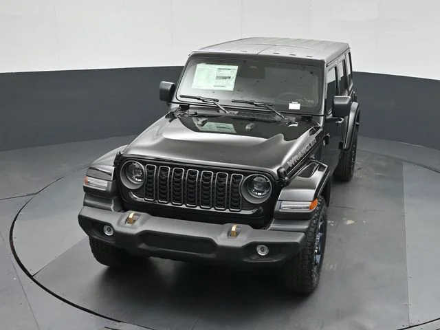 New 2026 Black Clear-Coat Exterior Paint Jeep 85th Anniversary Edition image 37