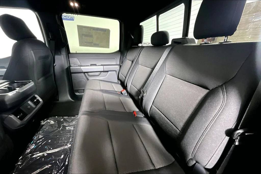 New 2026 Agate Black Metallic Ford XLT image 10