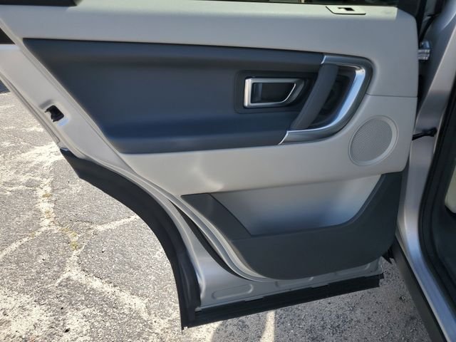 Used 2016 Silver Land Rover SE image 23