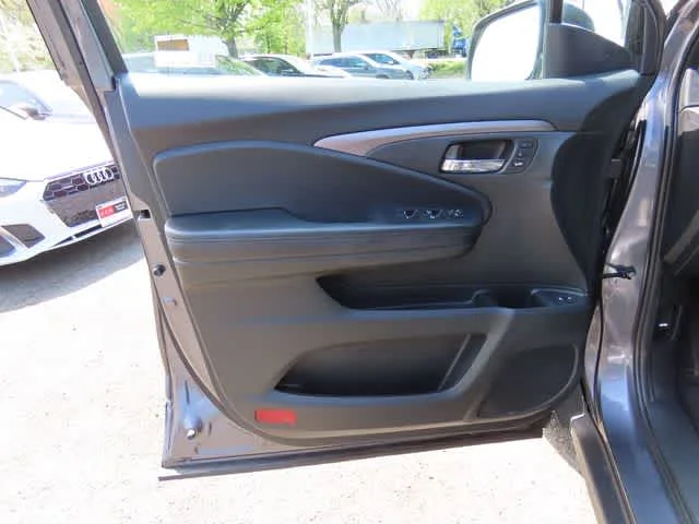 Used 2020 Modern Steel Metallic Honda EX-L image 18