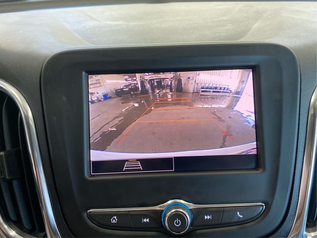Used 2022 White Chevrolet LT image 20