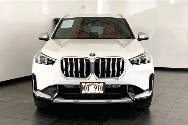 Used 2023 Alpine White BMW xDrive28i image 3