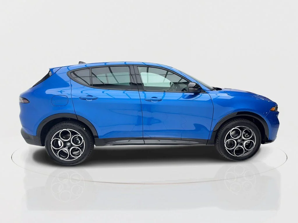 New 2025 Blue Alfa Romeo Base image 8