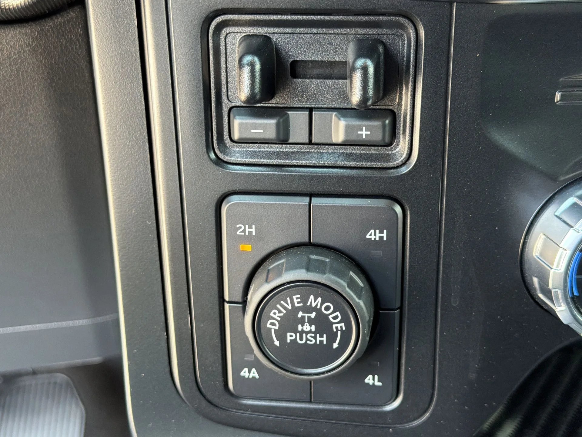 Certified Used 2024 Avalanche Ford Raptor image 10