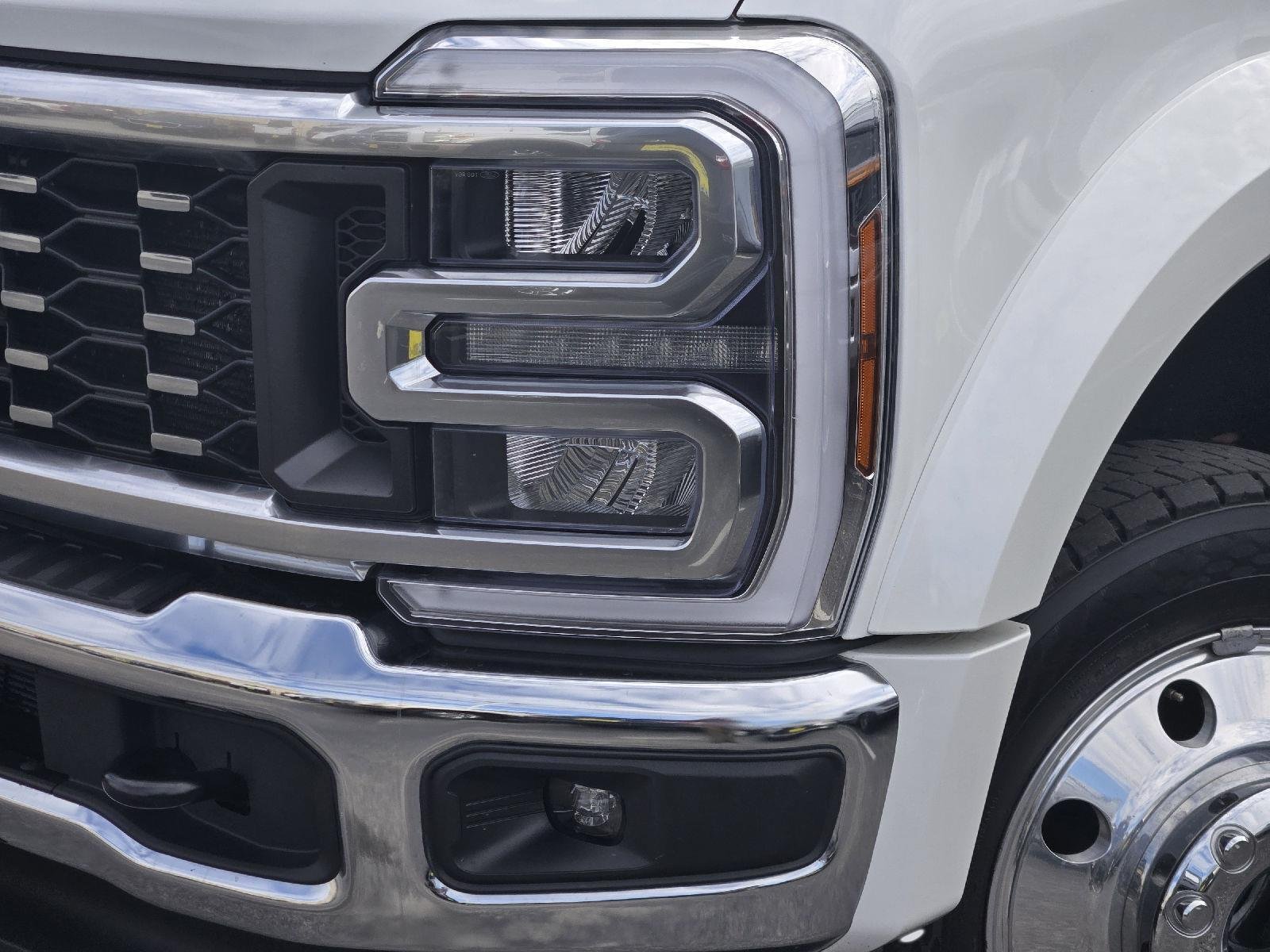 Used 2026 Star White Metallic Tri-Coat Ford Lariat image 8