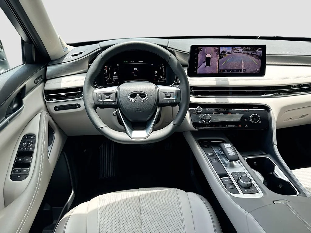Certified Used 2026 White INFINITI LUXE image 24