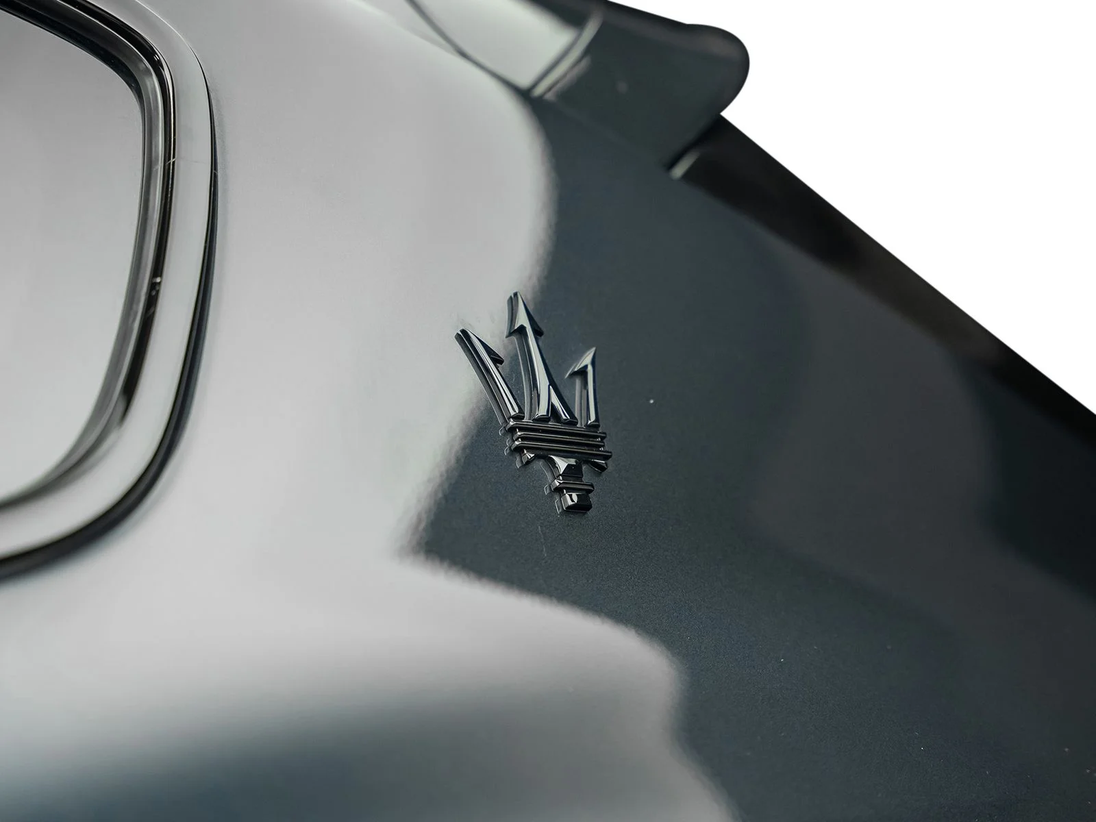 Used 2022 Gray Maserati Modena image 30