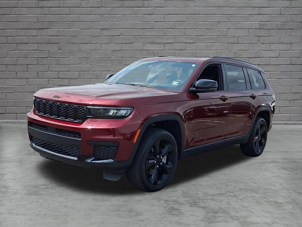 Used 2024 Red Jeep Altitude X 4x4 image 34
