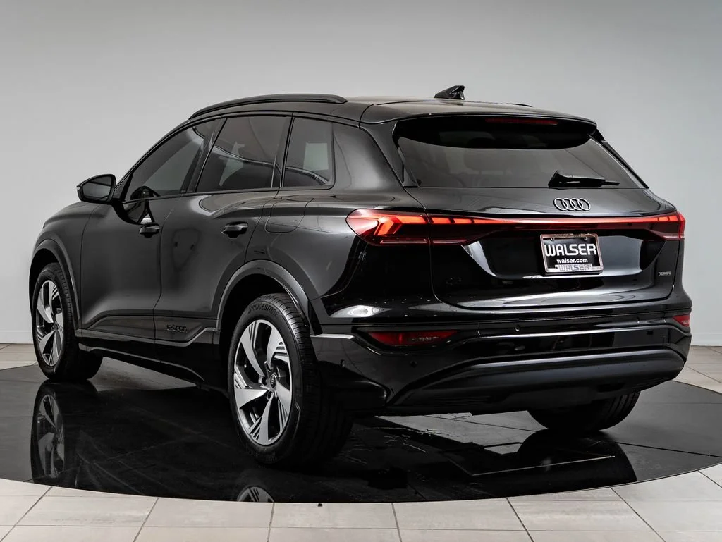 Used 2025 Mythos Black Metallic Audi Premium Plus image 6