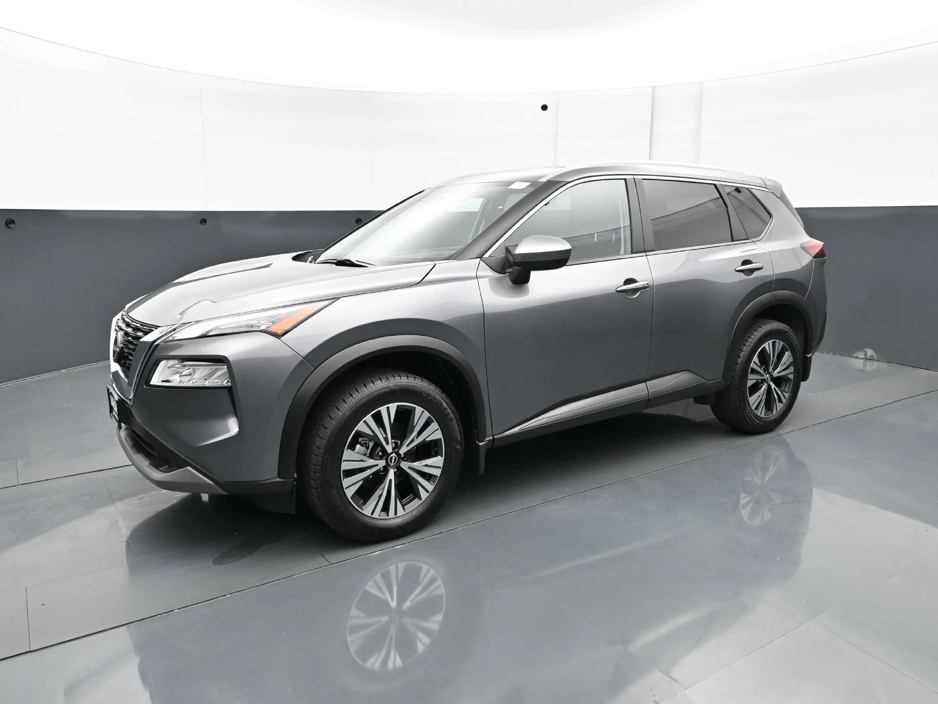 Used 2023 Gun Metallic Nissan SV image 2