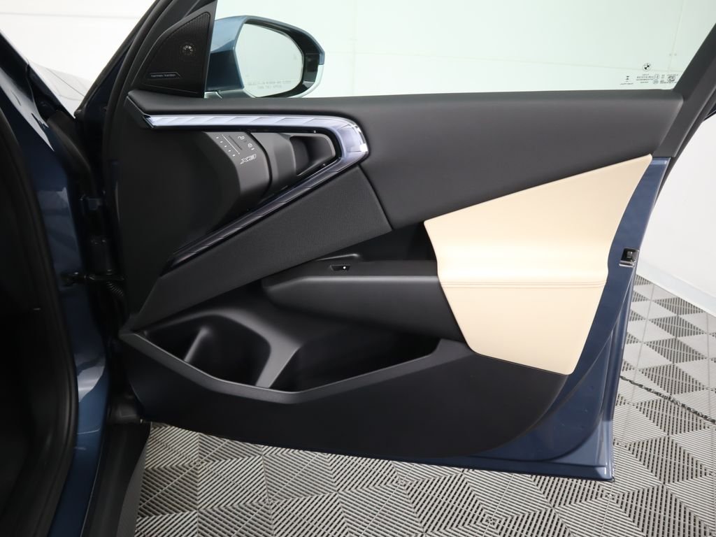 2025 BMW X3 30 - Photo 27