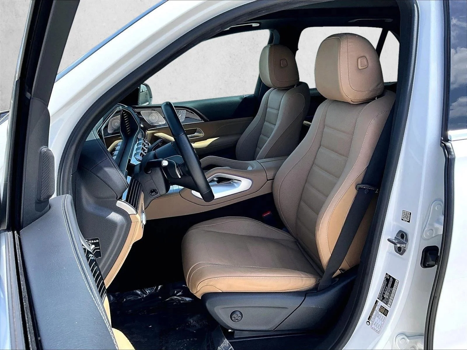 Used 2024 Polar White Mercedes-Benz GLE 450 image 27