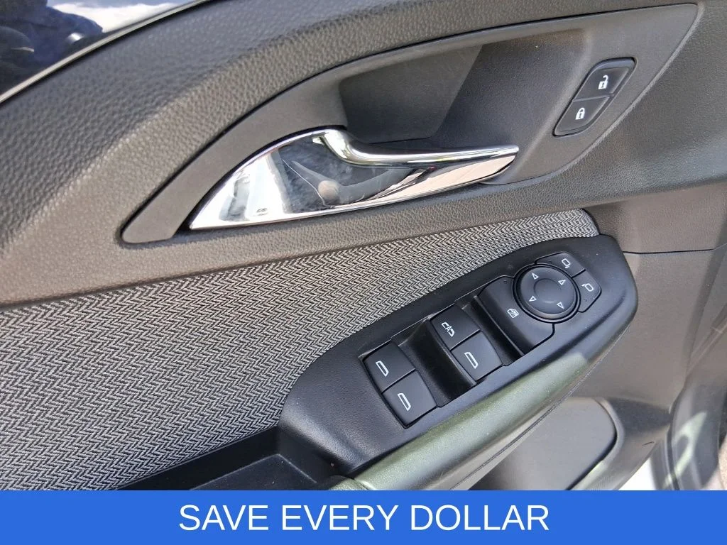 Used 2023 White Chevrolet LT image 8