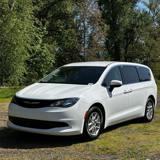Used 2023 Bright White Clearcoat Chrysler LX image 6