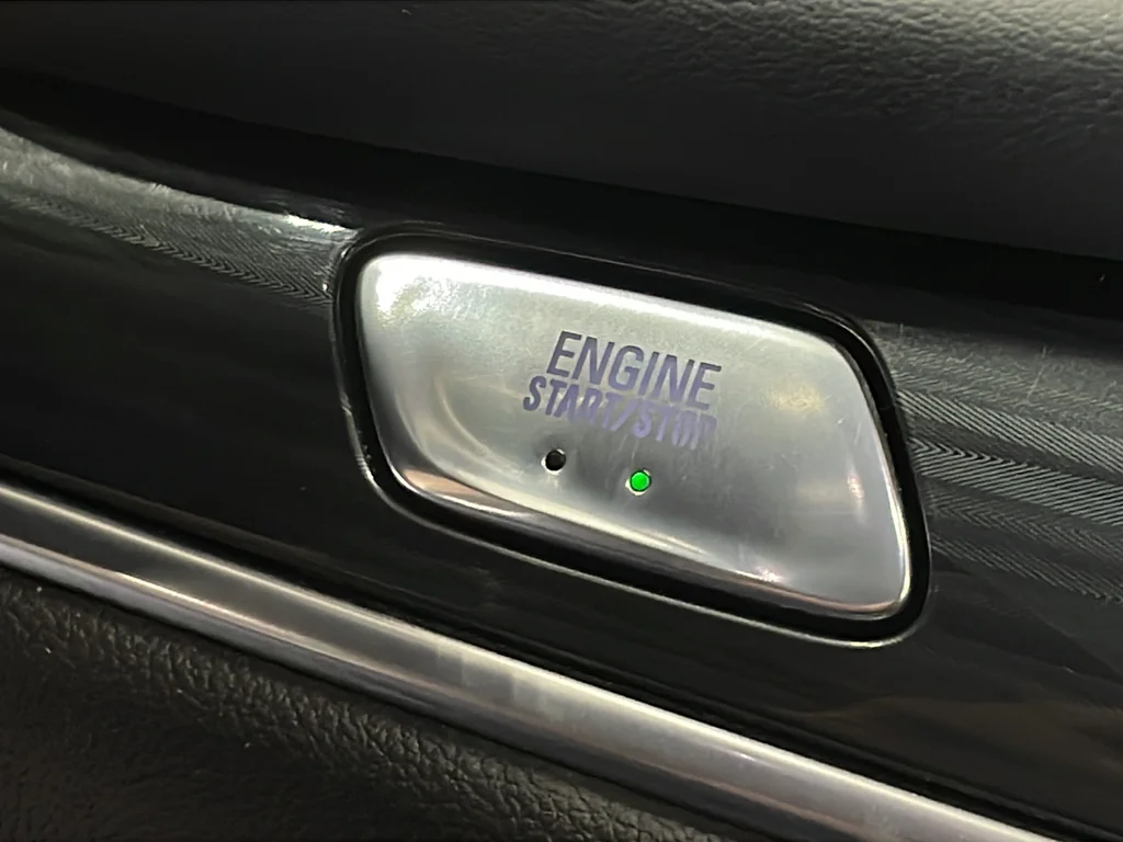 Used 2019 White Buick Essence image 41