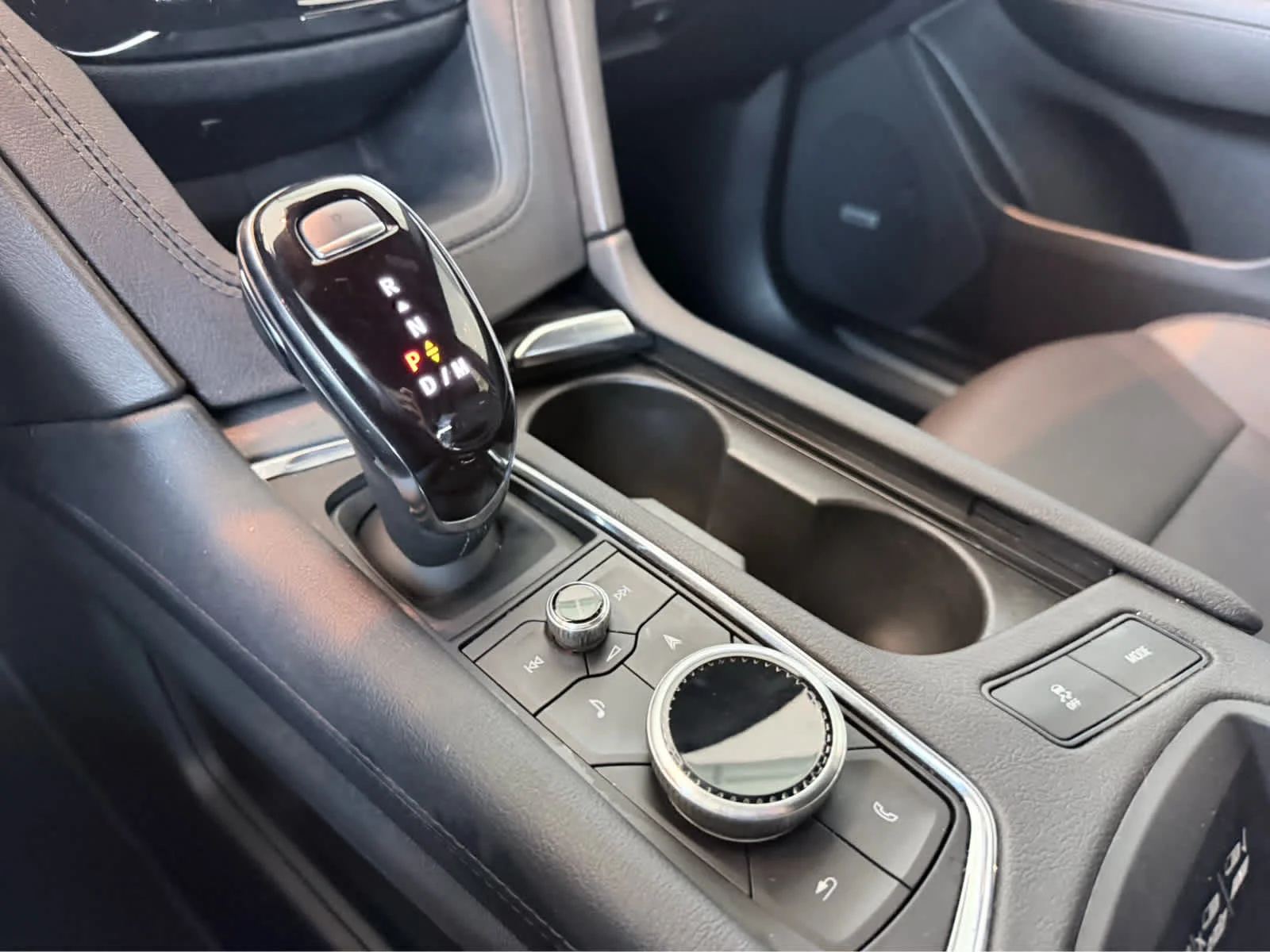 2024 Cadillac XT5 Premium Luxury - Photo 18