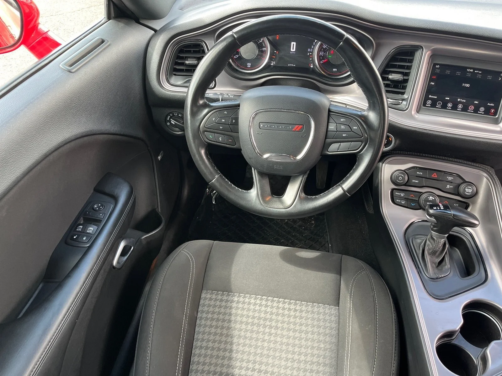 Used 2023 Torred Clearcoat Dodge SXT image 12