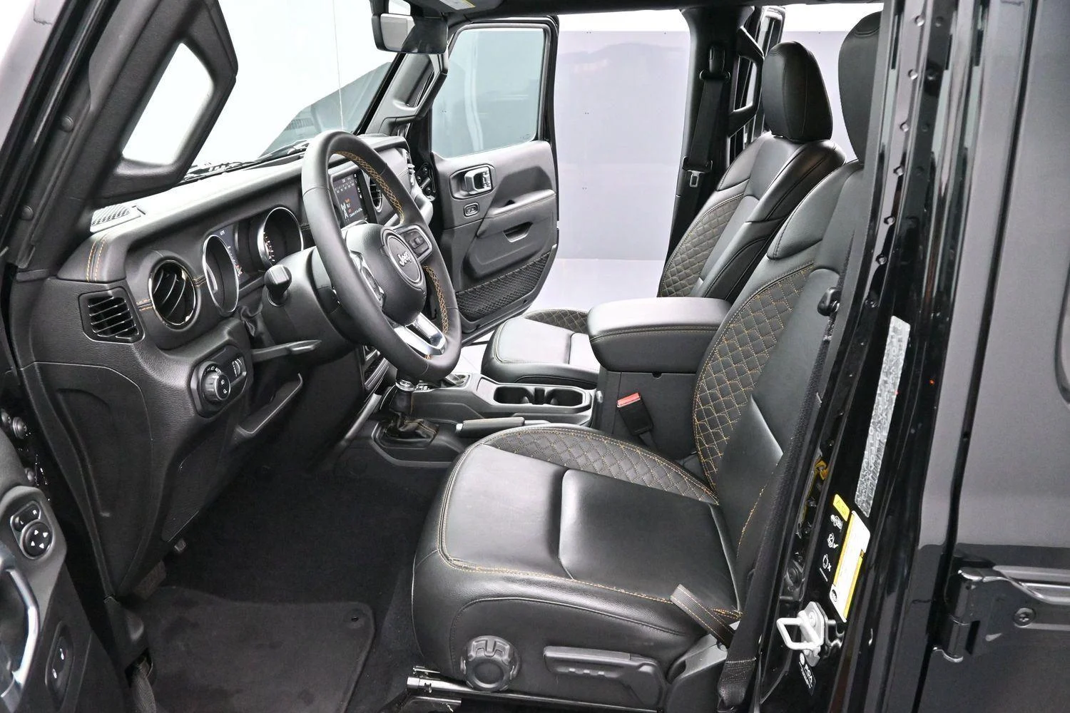 Used 2023 Black Clearcoat Jeep High Altitude image 12