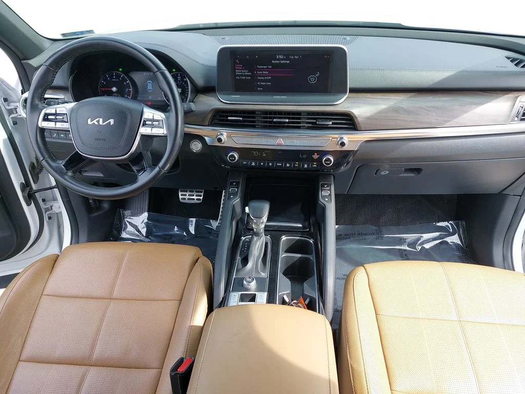 Used 2022 White Kia SX image 9