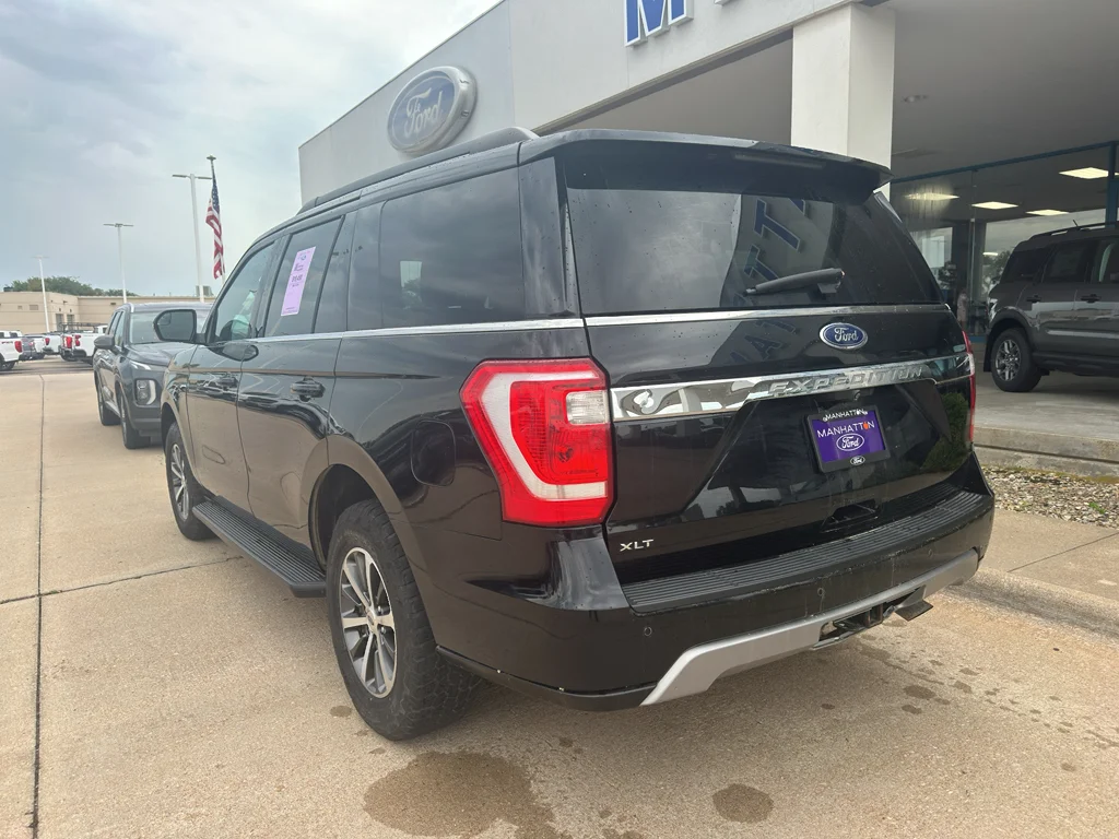 Used 2018 Shadow Black Ford XLT image 5