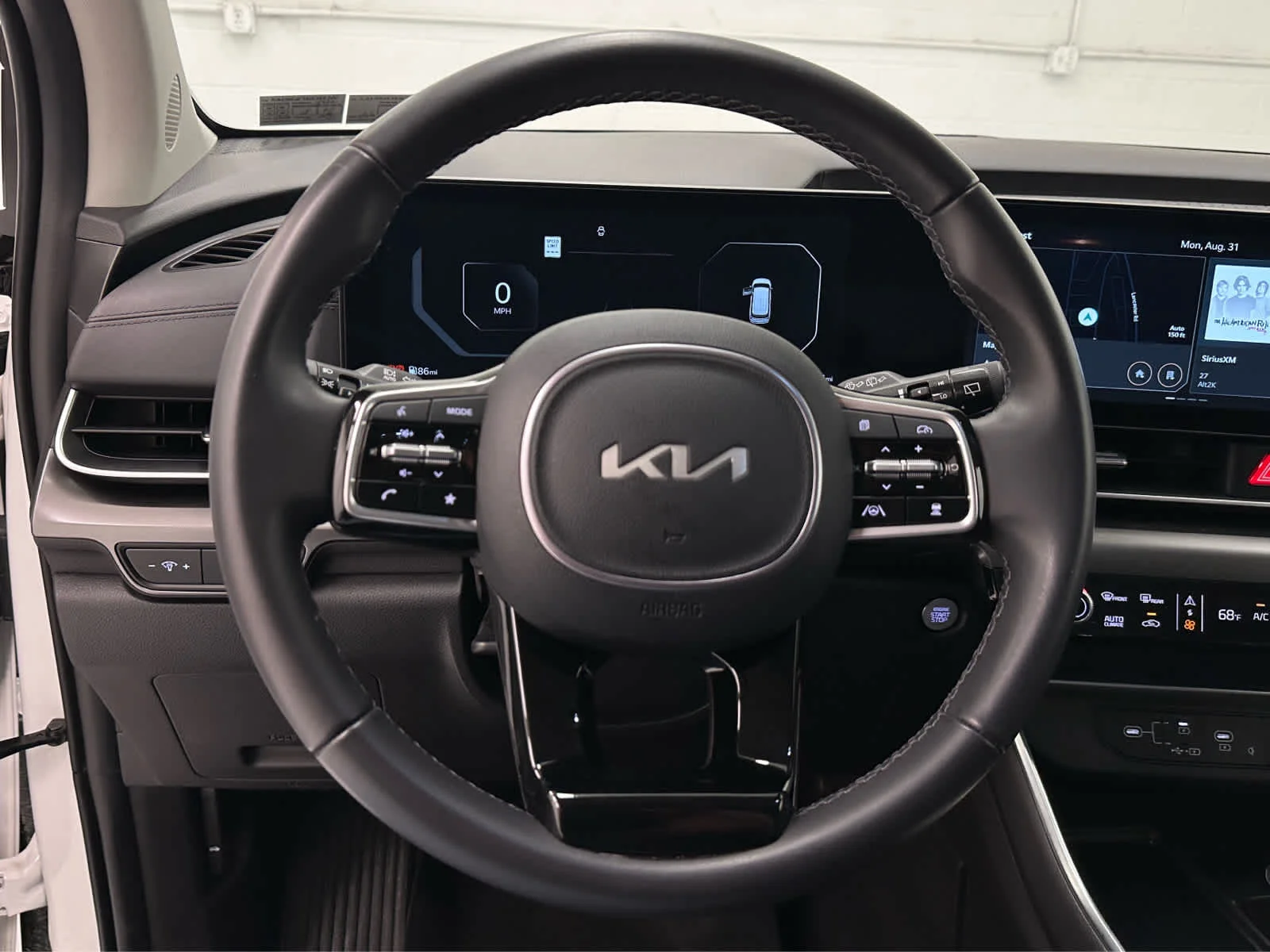 Used 2025 Snow White Pearl Kia SX image 26