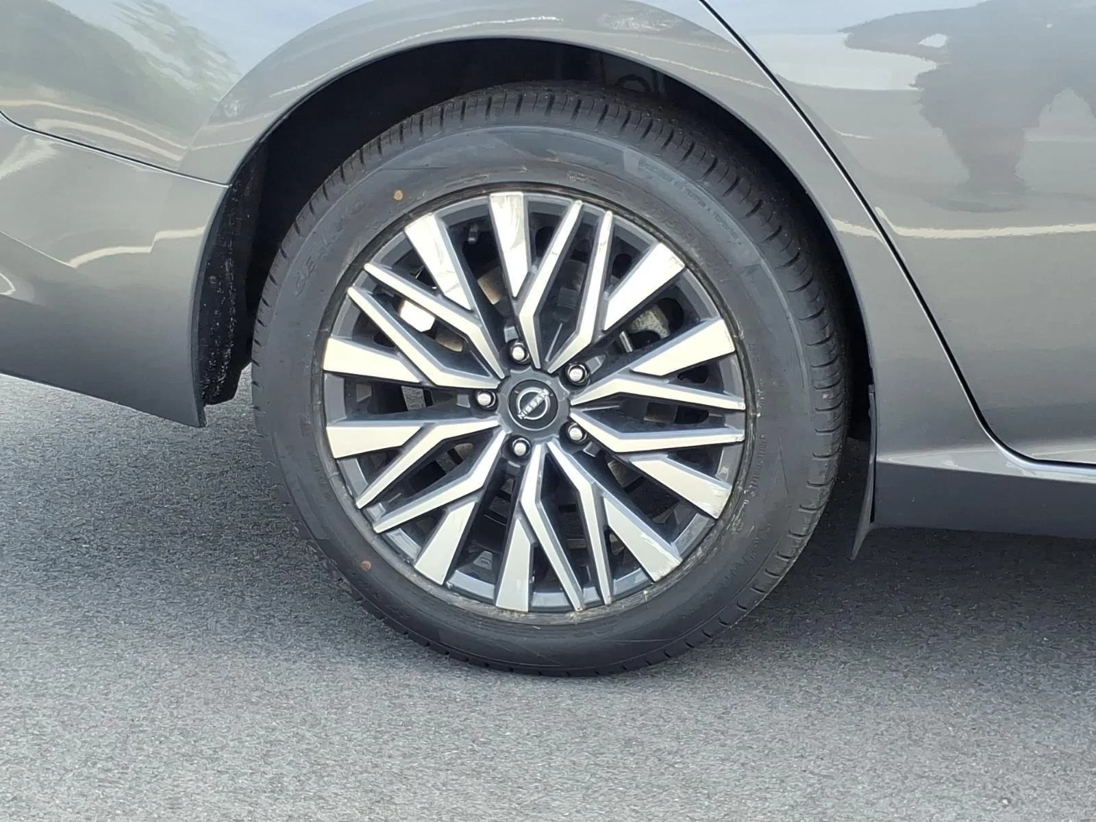 Used 2025 Gun Metallic Nissan SV image 9
