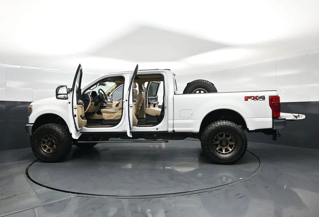 Used 2021 White Ford Lariat image 32