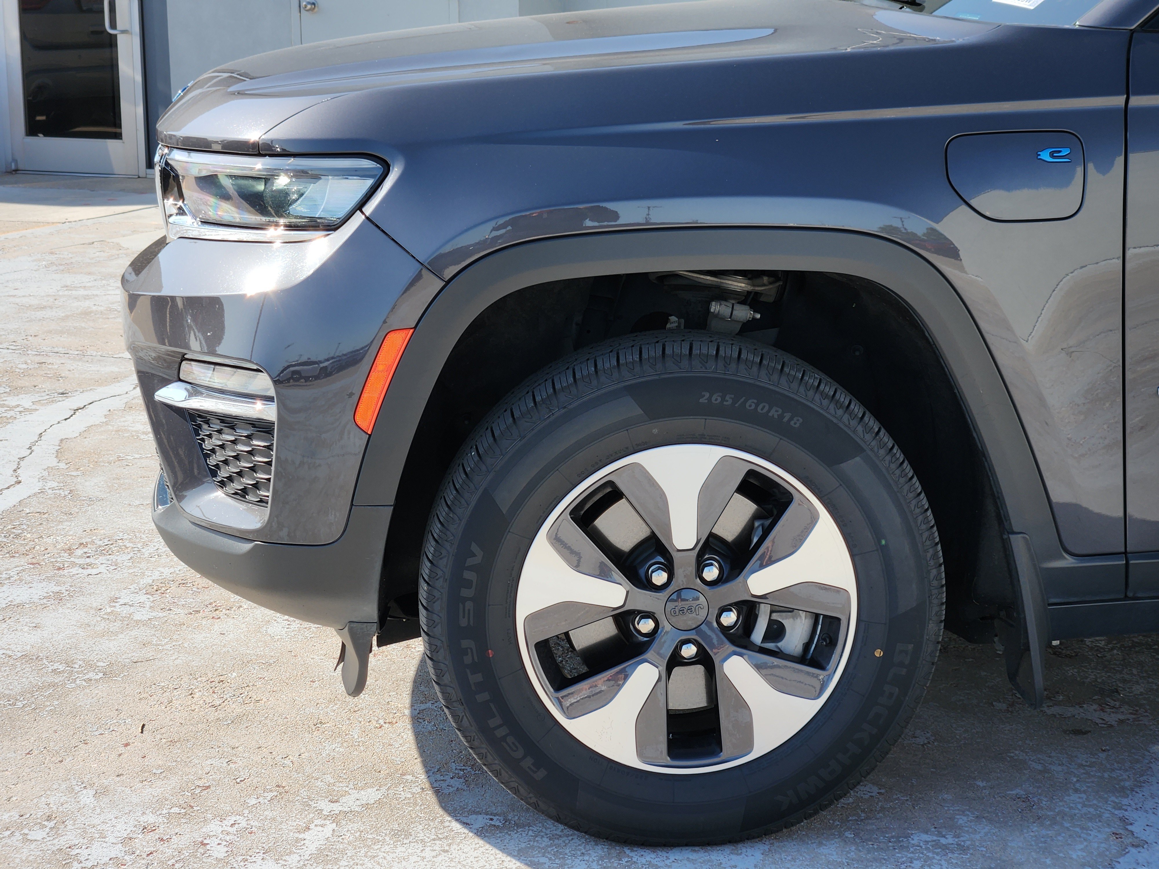 Used 2023 Baltic Gray Metallic Clearcoat Jeep 4DR 4WD image 9