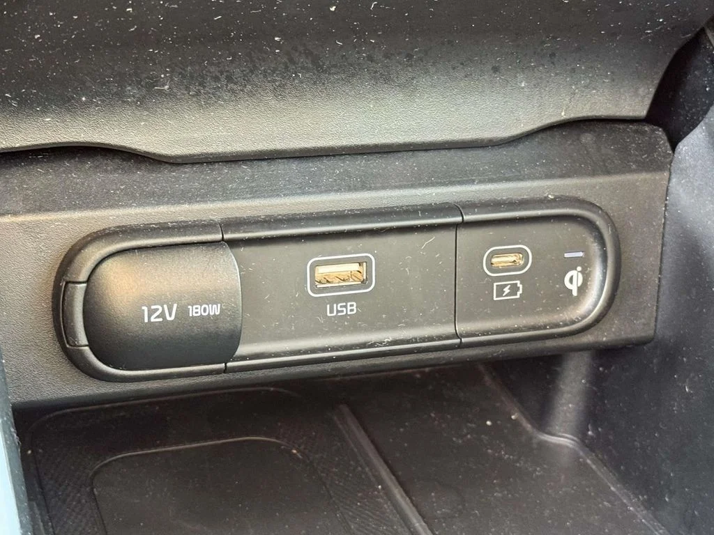 Used 2023 Black Kia S image 21