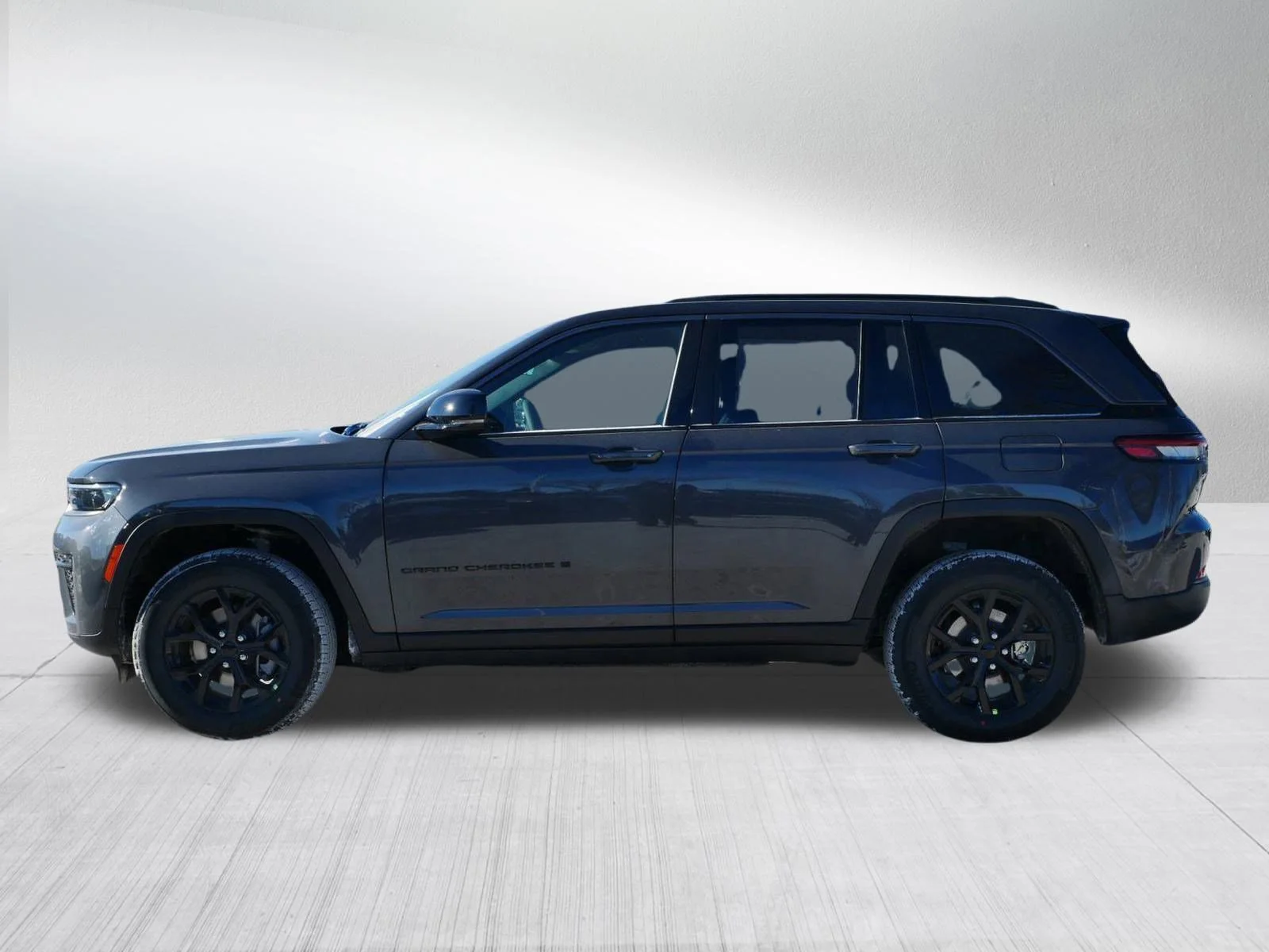 New 2026 Baltic Gray Metallic Clear-Coat Exterior Paint Jeep Laredo Altitude image 4