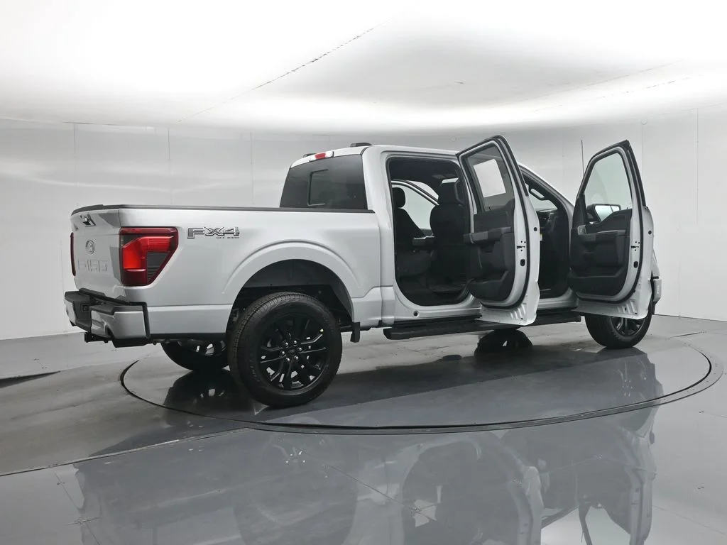New 2026 Avalanche Ford XLT image 5