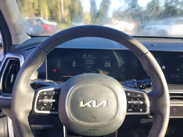 New 2025 Glacial White Pearl Kia S image 13