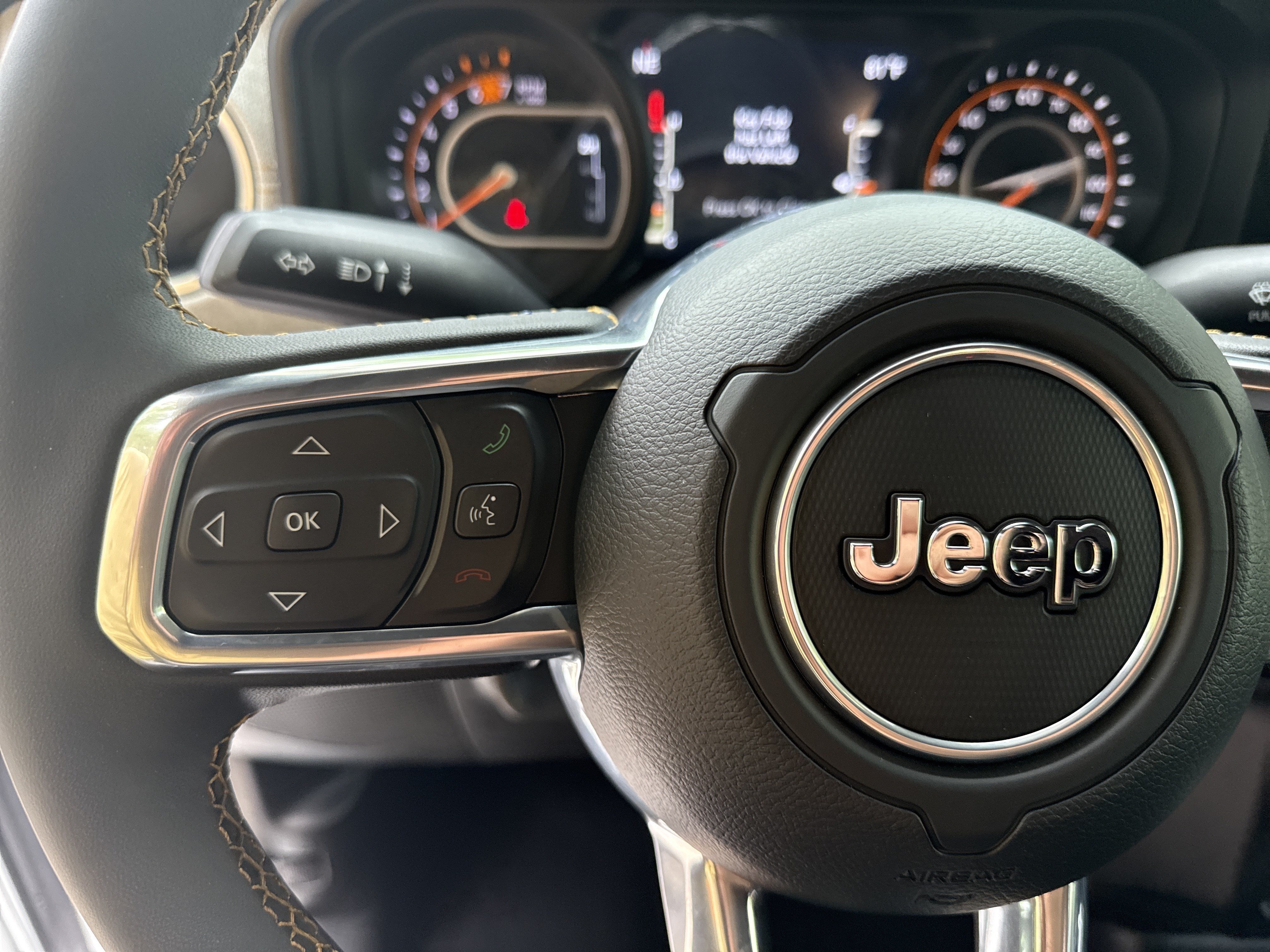 Used 2024 Bright White Clearcoat Jeep Sahara image 26