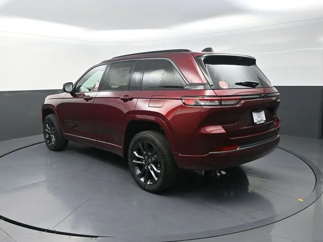 New 2026 Velvet Red Pearl-Coat Exterior Paint Jeep Limited Reserve image 7