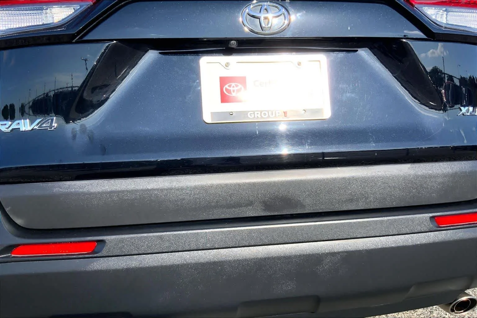 Used 2025 Midnight Black Metallic Toyota XLE image 10