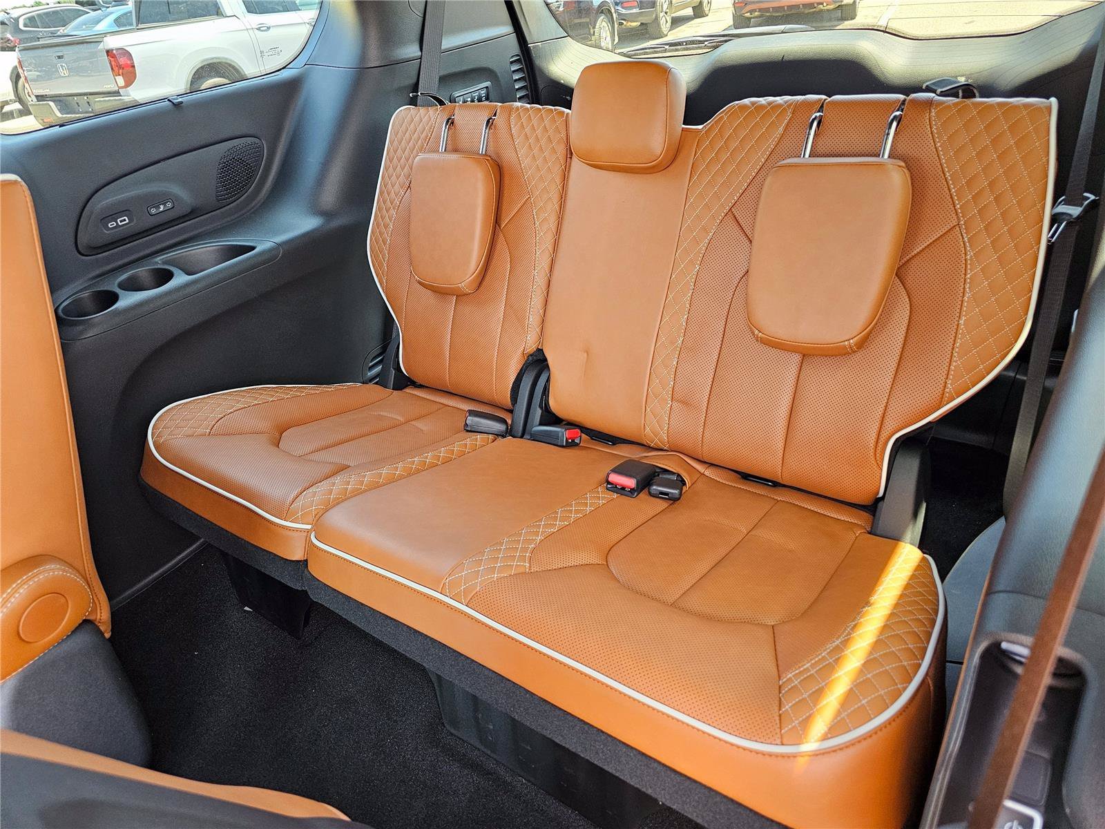 New 2026 Bright White Clearcoat Chrysler Pinnacle image 37