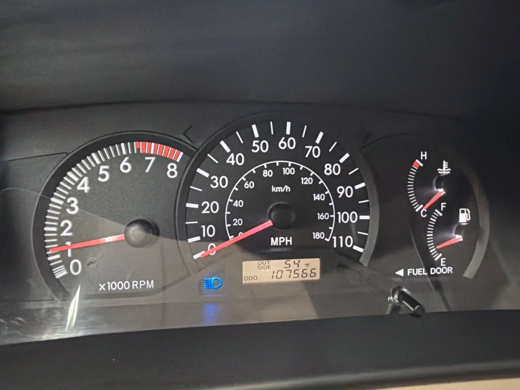 Used 2003 Red Toyota CE image 23