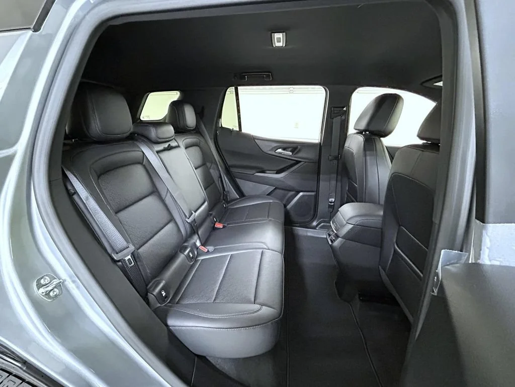 New 2027 Sterling Gray Metallic Chevrolet LT image 18