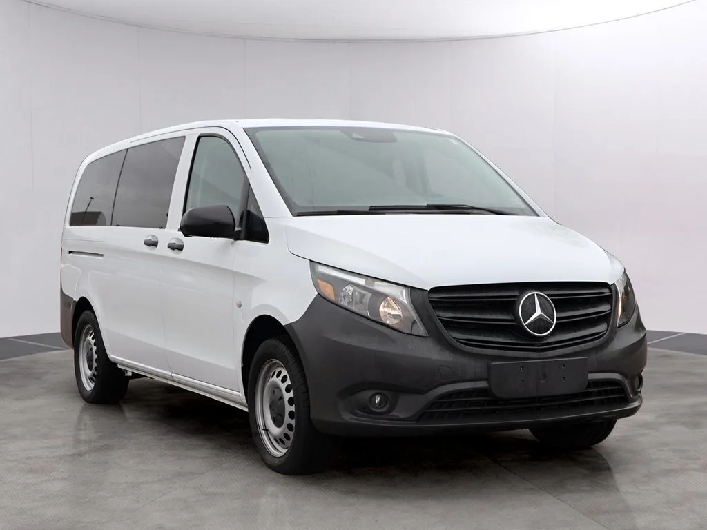 Used 2023  Mercedes-Benz Passenger image 3