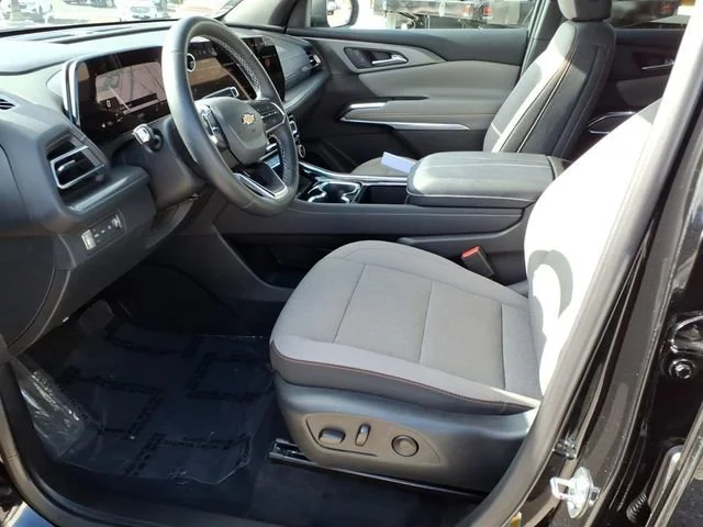 Used 2025 Mosaic Black Metallic Chevrolet LT image 13