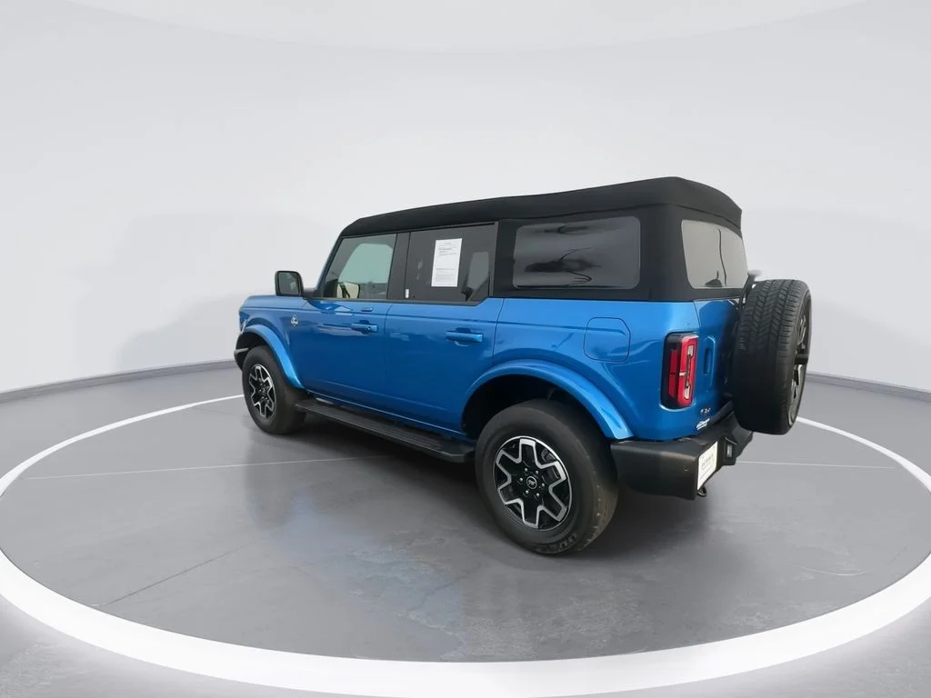 Used 2023 Blue Ford Outer Banks image 6