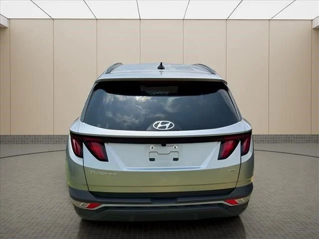 Used 2024 Silver Hyundai SEL image 17