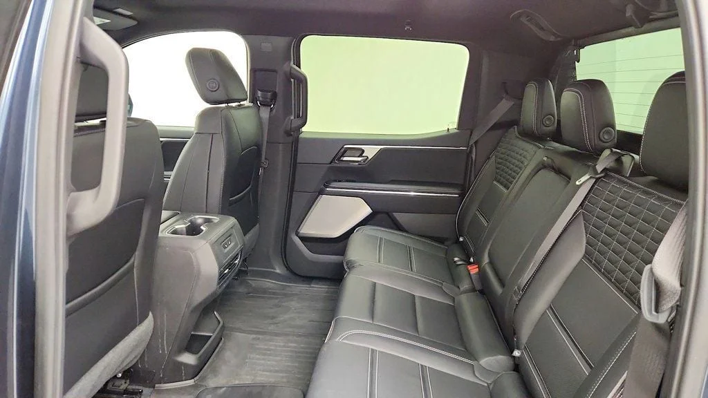 Used 2026 Deep Ocean Metallic GMC e4WD Crew Cab Max Range Denali image 22