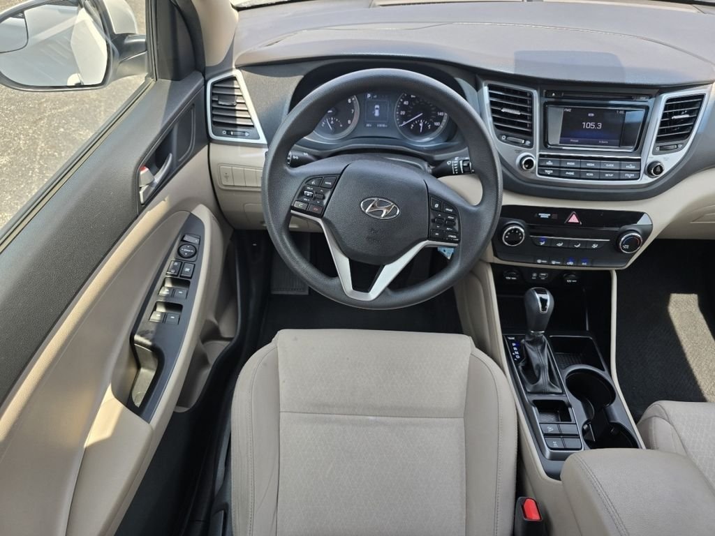 Used 2018 White Hyundai SE image 23